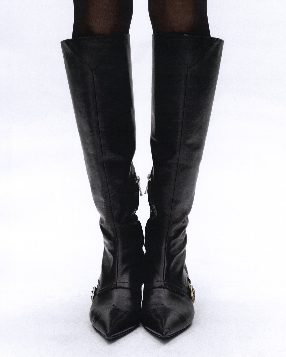 CLOSED BUCKLE SPAT HEEL