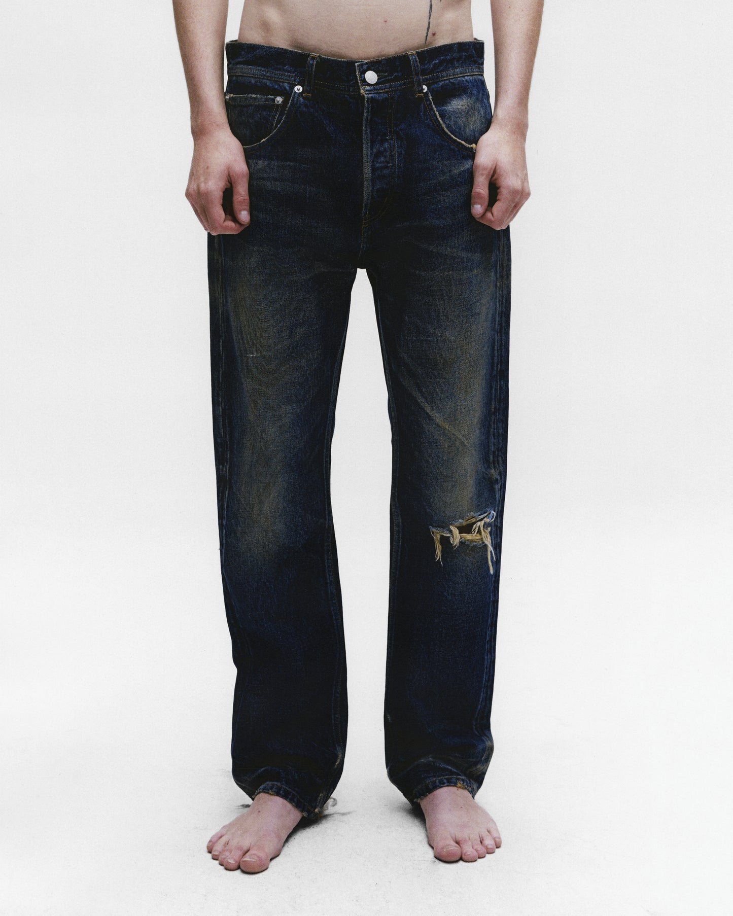 STRAIGHT LEG JEANS