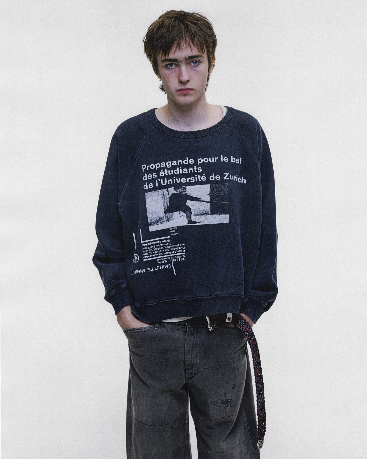 L'UNIVERSITÉ DE ZURICH RAGLAN CREWNECK
