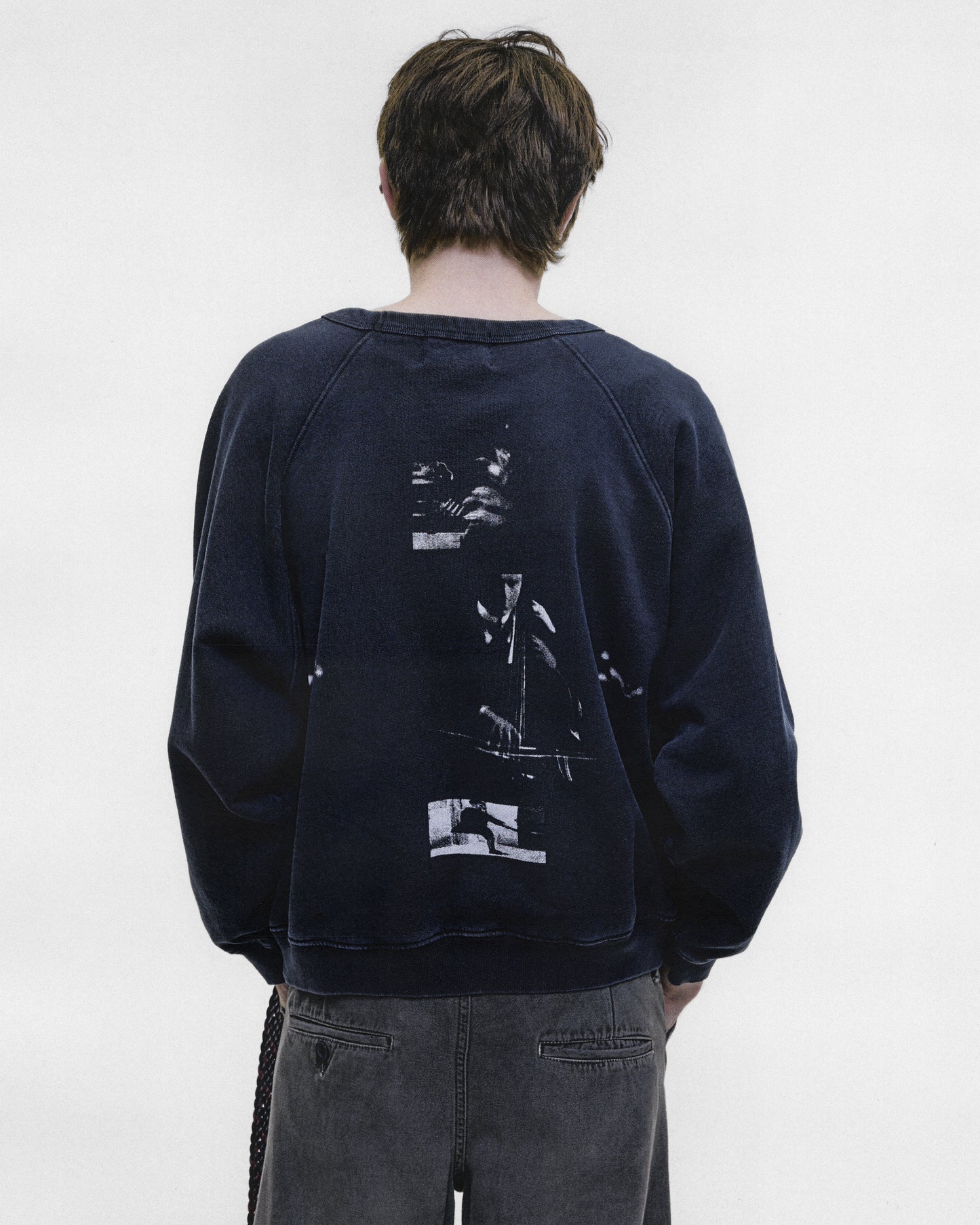 L'UNIVERSITÉ DE ZURICH RAGLAN CREWNECK
