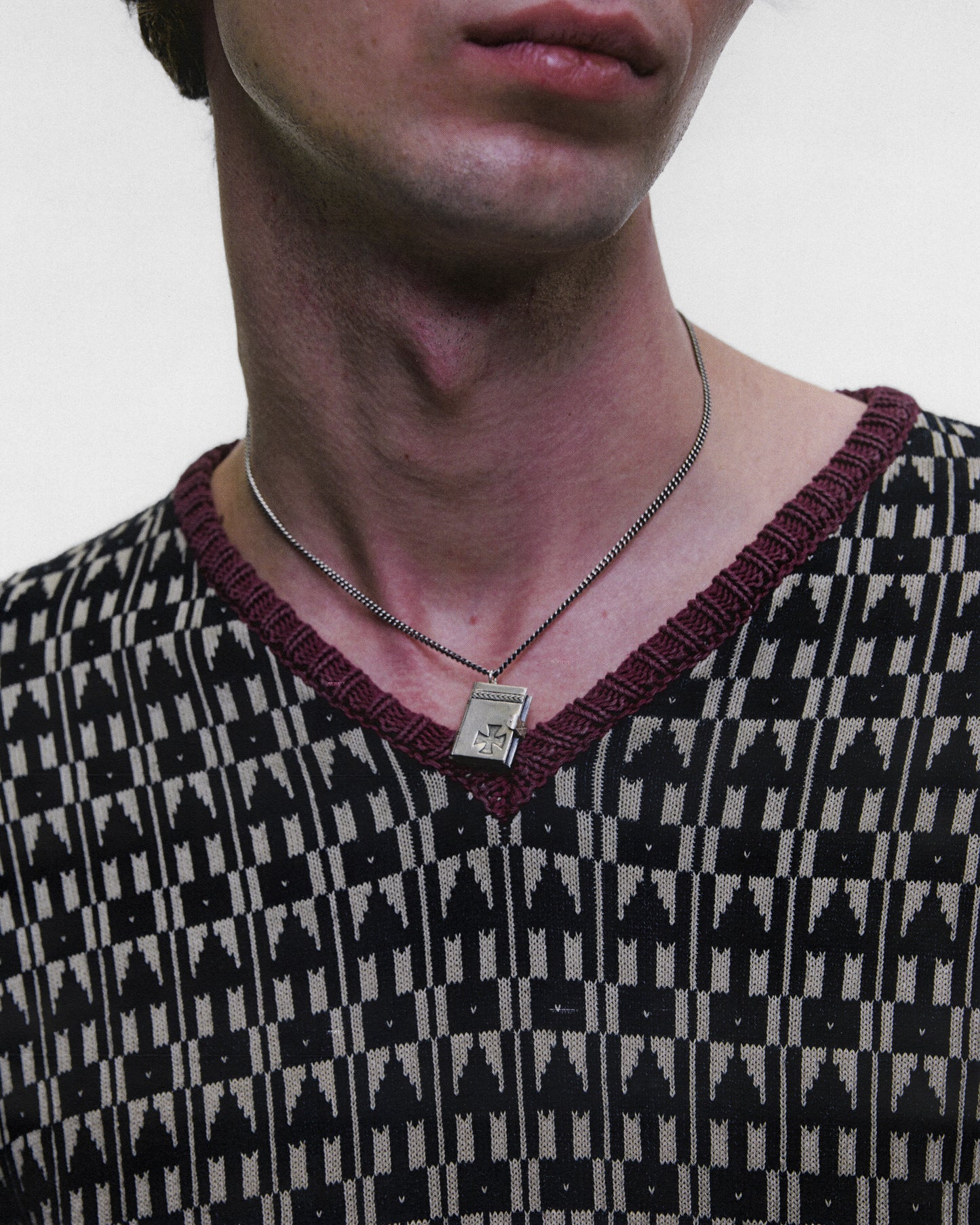 V-NECK SHORTSLEEVE VIENNA SWEATER