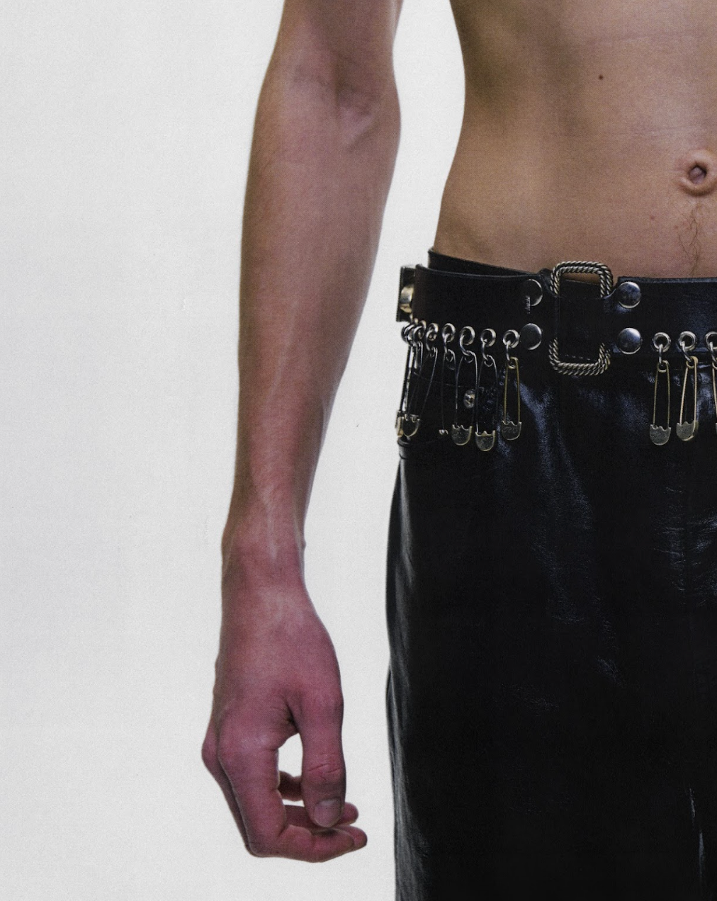 SAFETY PIN BELT