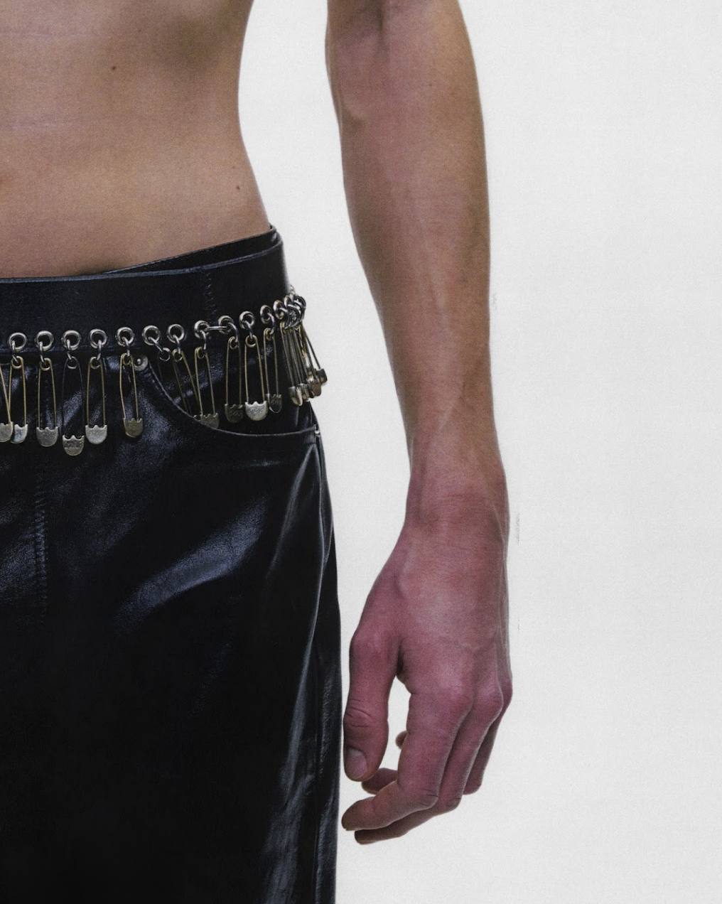 SAFETY PIN BELT