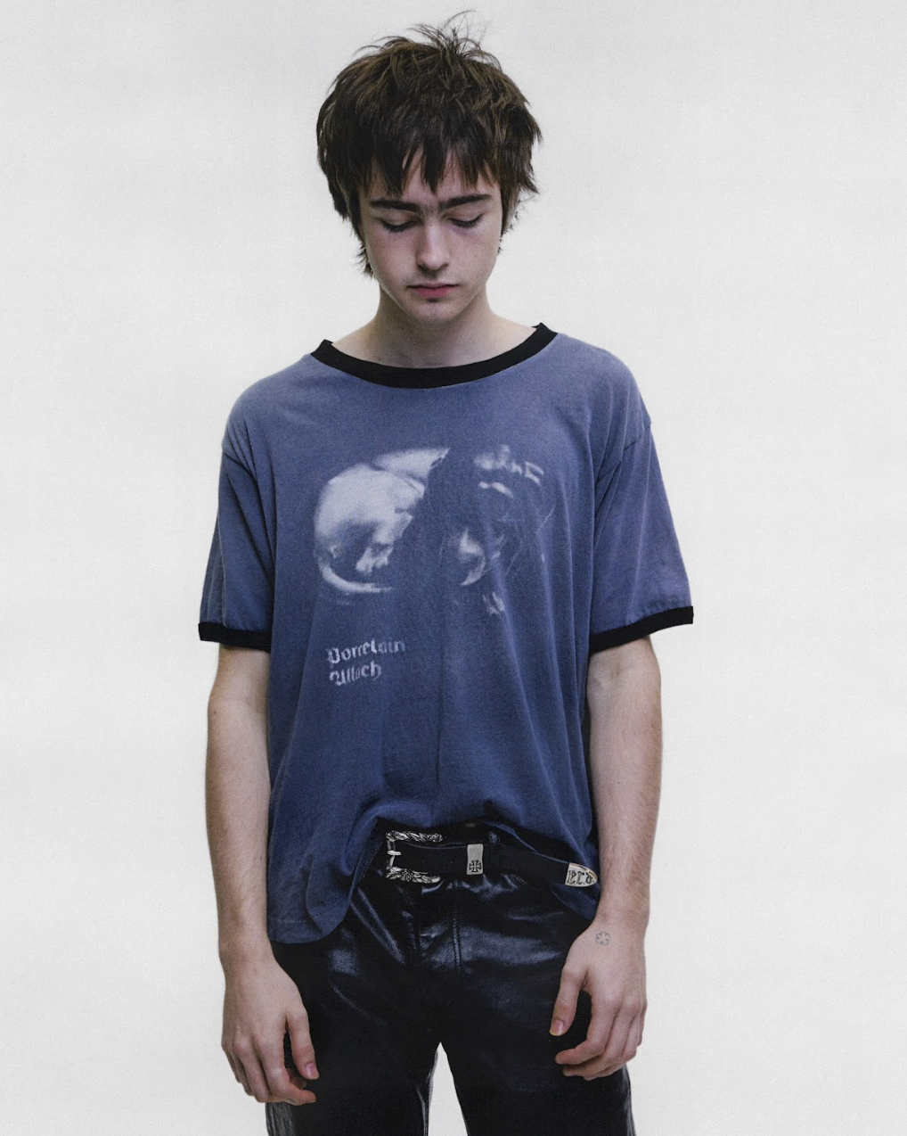 PORCELAIN DOG PATCH RINGER T-SHIRT