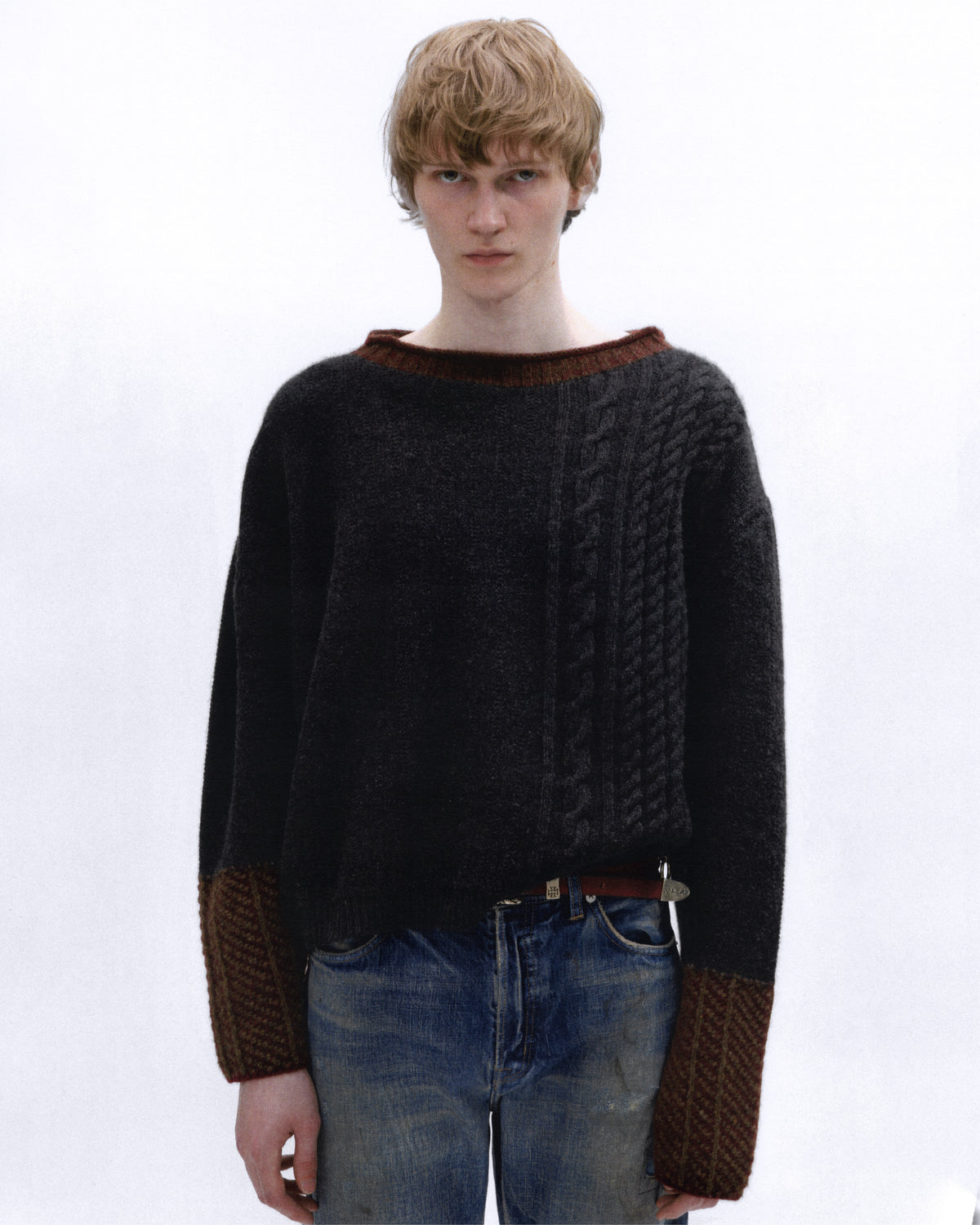 SLEEPLESS SWEATER